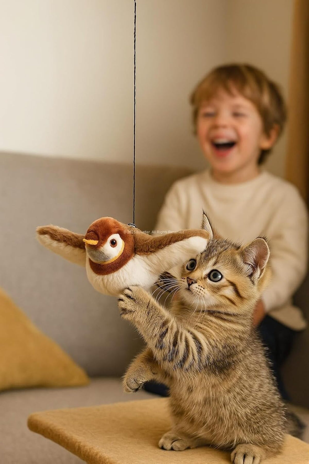 Şarjlı Uçan Kuş Kedi Oyuncağı Sesli & Hareketli Peluş Kedi Oyuncağı Kutulu